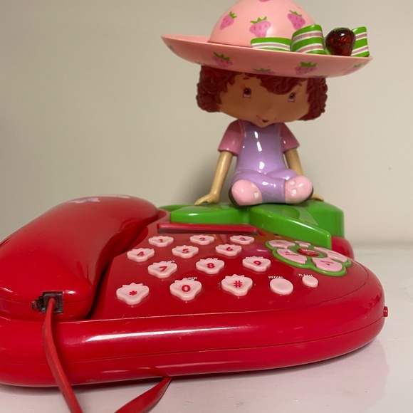 Vintage Strawberry Shortcake Phone - Picture 5 of 6